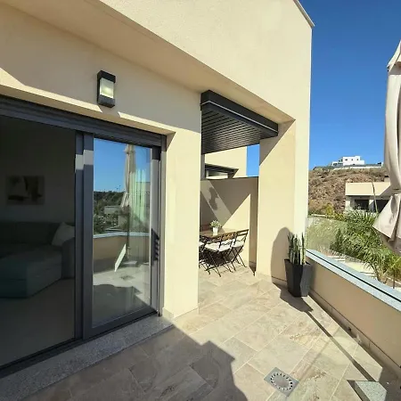 شقة 1º Linea De Playa Con Vistas, Piscina & Parking فيليز-مالاغا