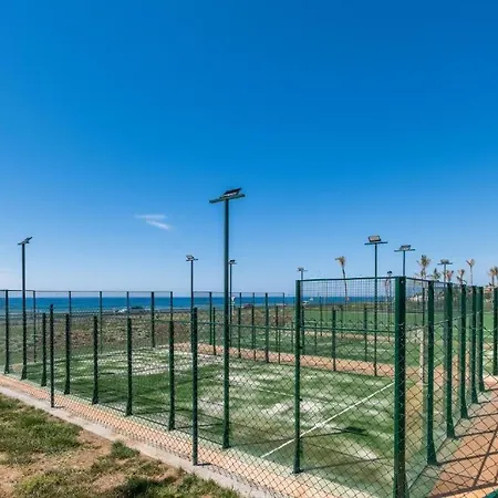 1º Linea De Playa Con Vistas, Piscina & Parking شقة *